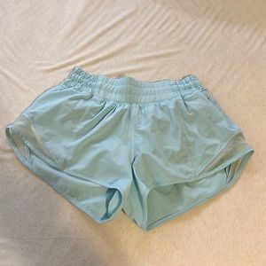 Lululemon Low Rise Hotty Hot 2.5 Shorts